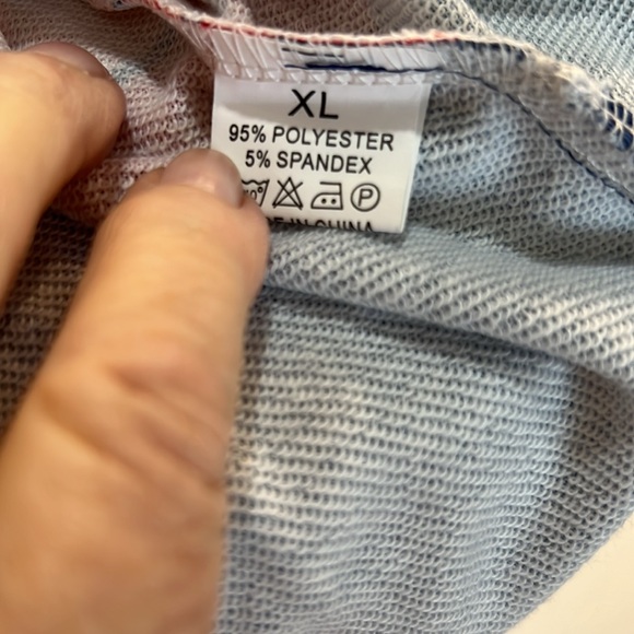 UNBRANDED XL LS WITH SLIT SIDES BLUE WITH VIBRANT COLORED DESIGN TOP - Picture 2 of 9